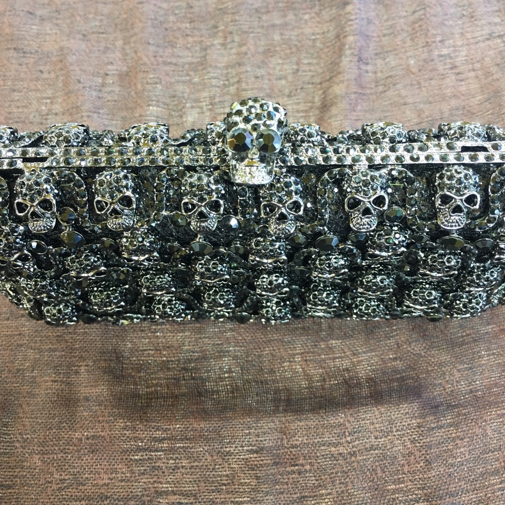 💀Skull Evening Purse - Gunmetal w/ Black Crystals - Picture 2 of 5